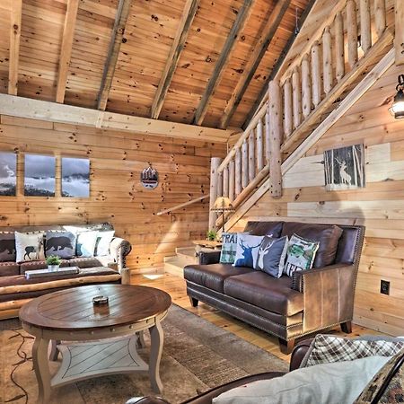 Gatlinburg Cabin With Loft And Game Room 1 Mi To Town Exterior photo