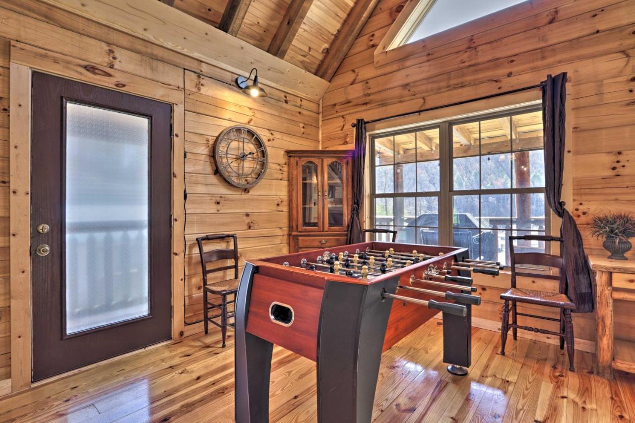 Gatlinburg Cabin With Loft And Game Room 1 Mi To Town Exterior photo