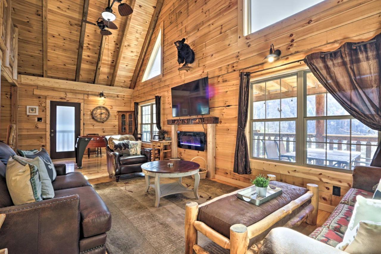 Gatlinburg Cabin With Loft And Game Room 1 Mi To Town Exterior photo