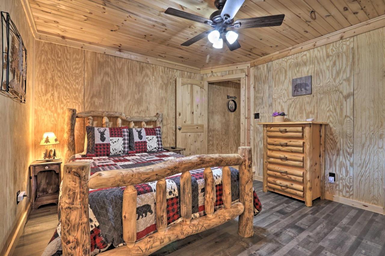 Gatlinburg Cabin With Loft And Game Room 1 Mi To Town Exterior photo